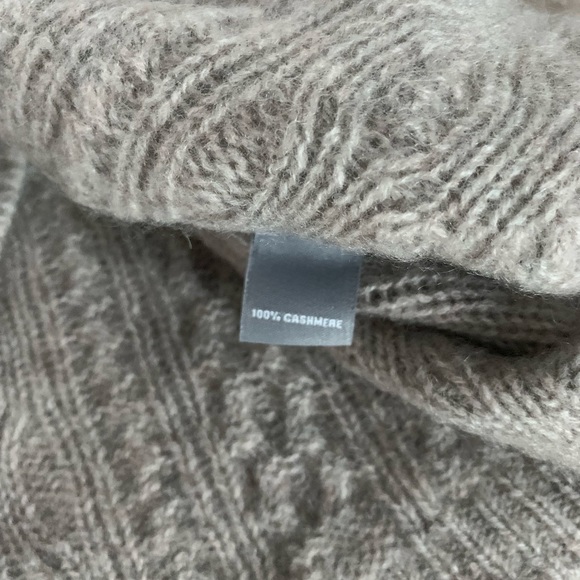 Brand New Neiman Marcus Cashmere Sweater - Picture 4 of 6